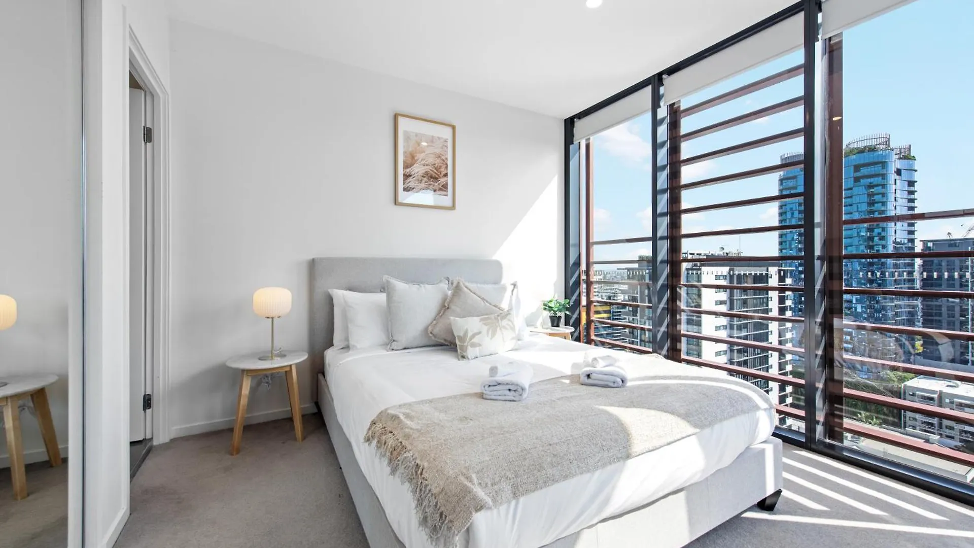 Stunning Mountain Views & Brisbane'S Best Location 0*, Brisbane Austrálie