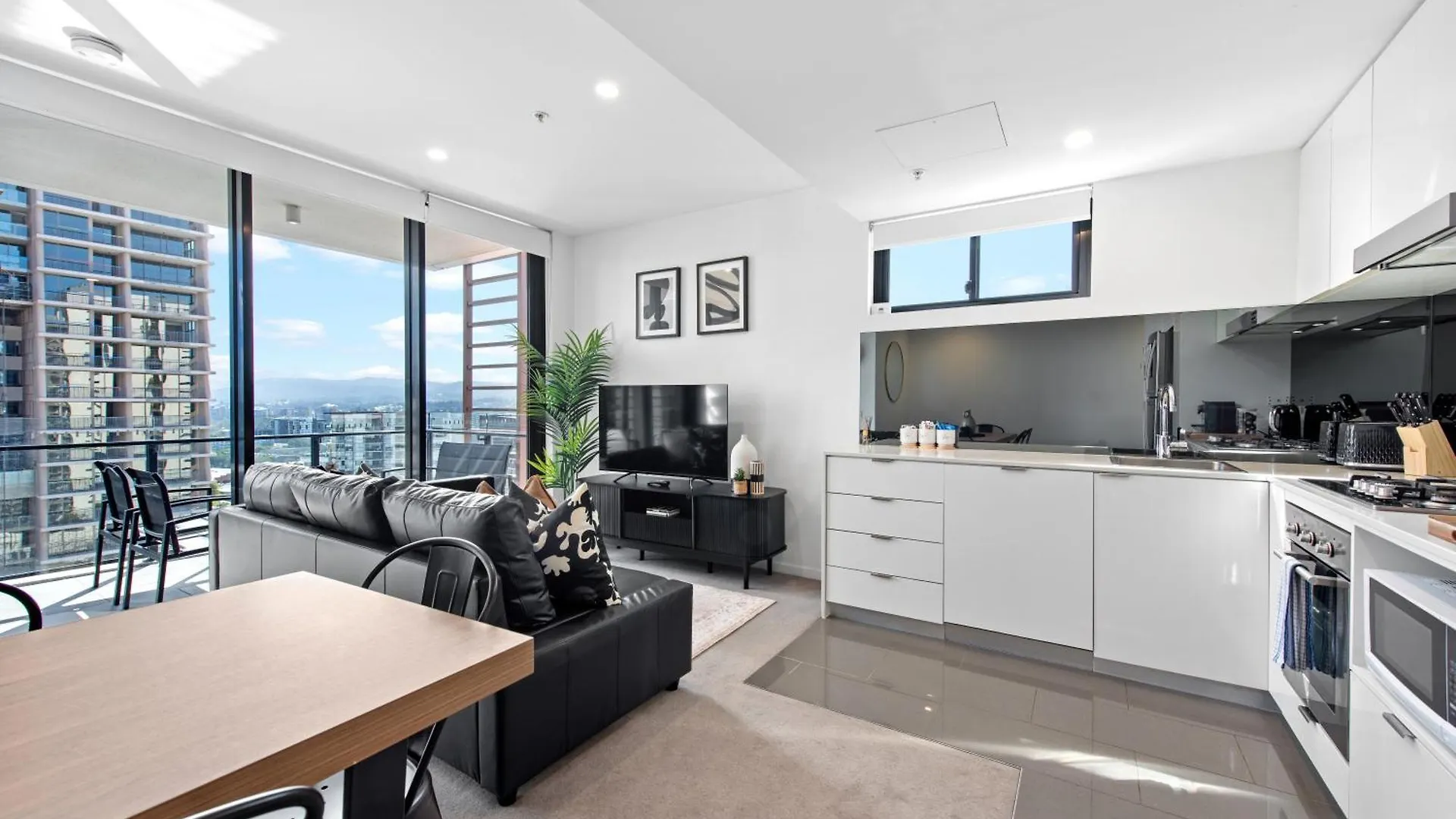 Stunning Mountain Views & Brisbane'S Best Location Austrálie