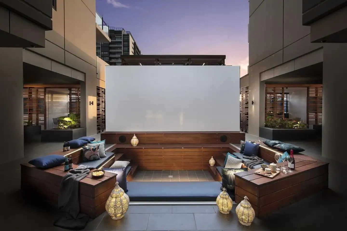 Stunning Mountain Views & Brisbane'S Best Location Brisbane