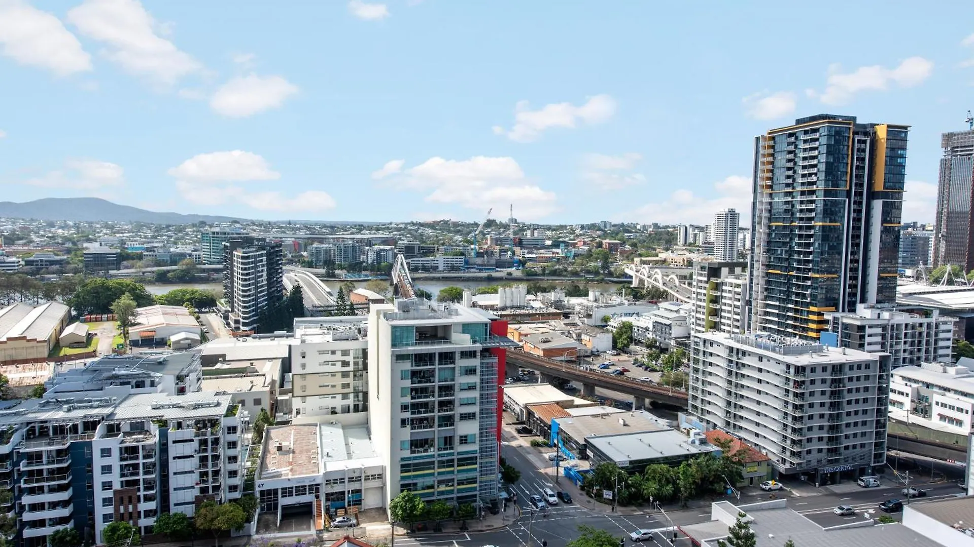 Stunning Mountain Views & Brisbane'S Best Location Apartment Brisbane