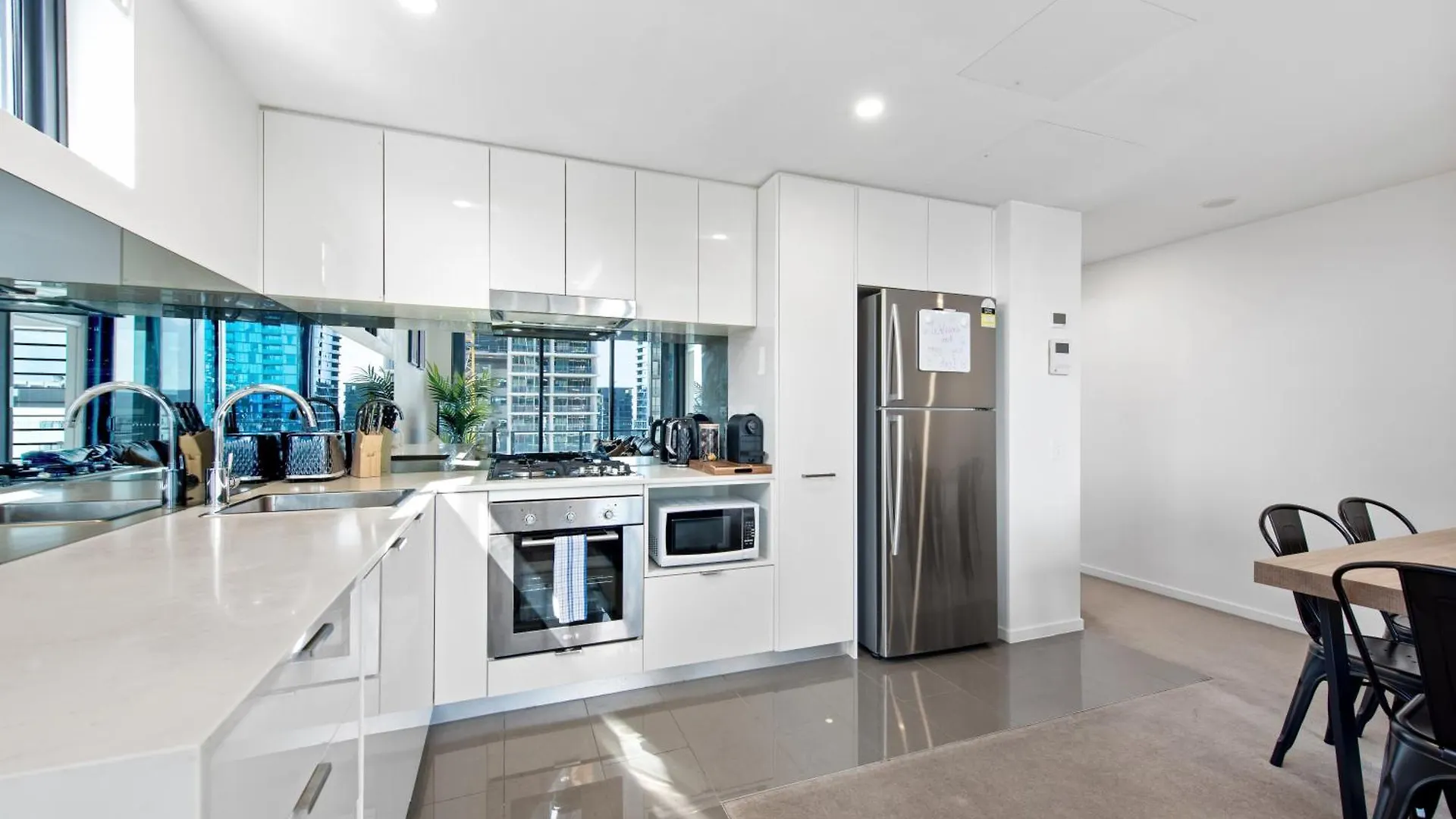 Stunning Mountain Views & Brisbane'S Best Location Apartment Brisbane